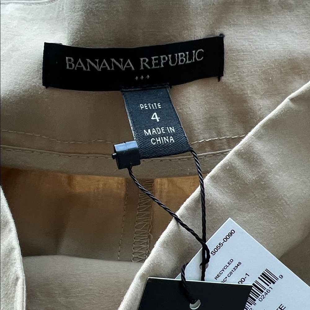 Banana Republic Tan A-Line Skirt with pockets. Size 4P NWT - Picture 5 of 5